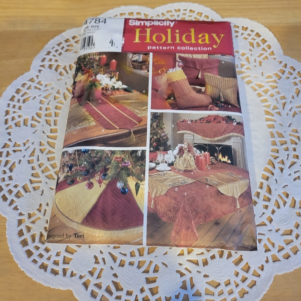 Simplicity 4784 Vintage 2004 Holiday Pattern Collection Christmas Accessories
